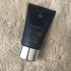 Monat Blow Out Cream
